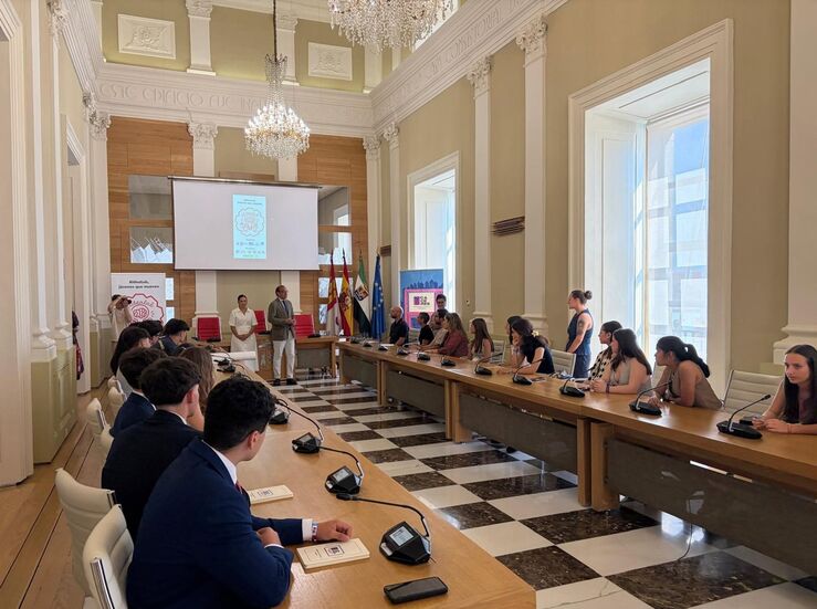 6 centros educativos en el proyecto AldeaLab jvenes que mueven de Cceres