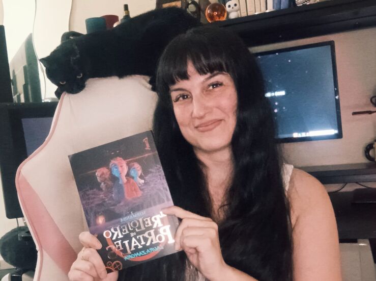 Directora con races extremeas Laura Zamora publica El relojero de Portales