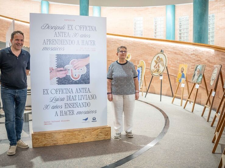 Una exposicin en Mrida rinde homenaje al taller de mosaicos de Luisa Daz Liviano