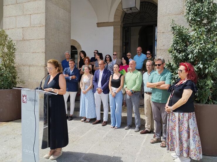 Ayuntamiento Cceres muestra repulsa por asesinatos mujeres vctimas de violencia gnero