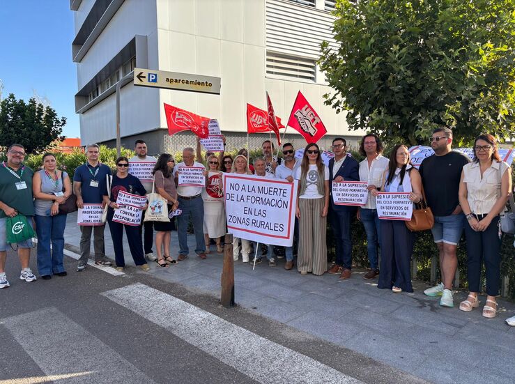 PSOE pide que se atienda rechazo del Consejo Escolar a asignatura optativa Extremestiza