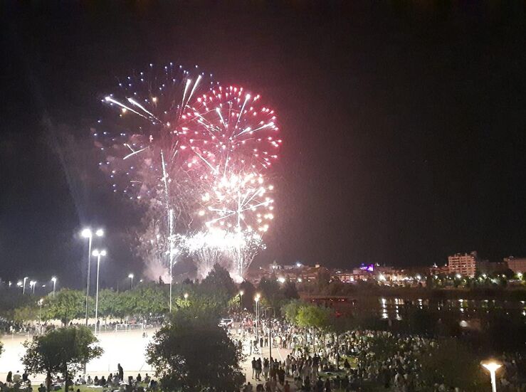 Badajoz lanzar fuegos artificiales este sbado tras el descenso de las temperaturas