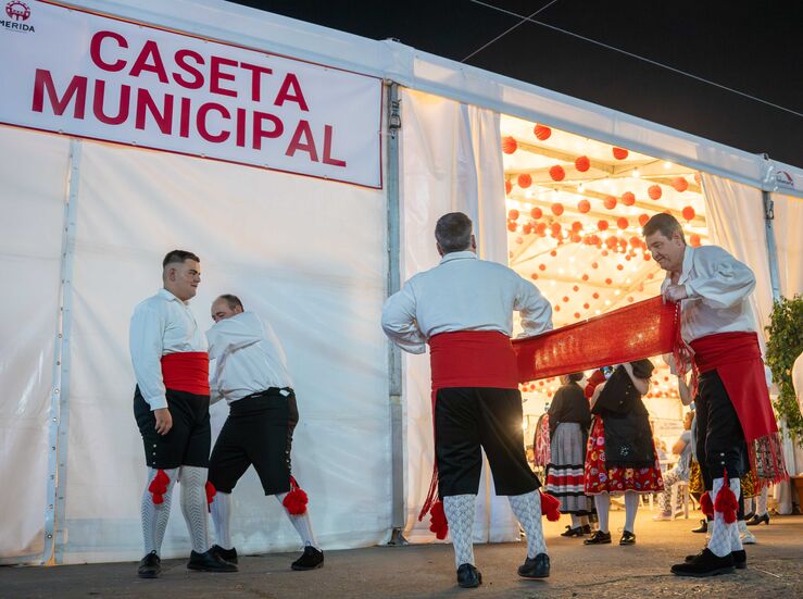 Bases para licitar la explotacin de la barra de la Caseta Municipal para Feria de Mrida