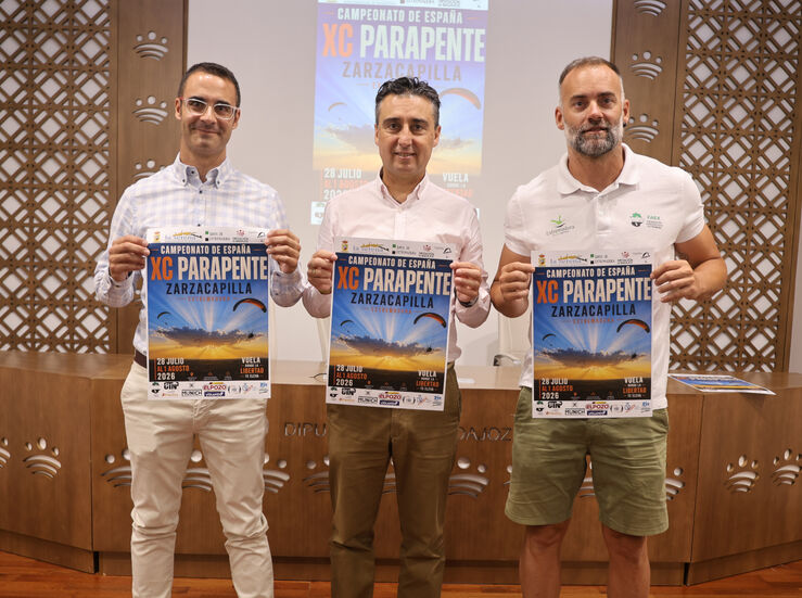 ZarzaCapilla centro del vuelo libre con el Campeonato de Espaa XC de Parapente