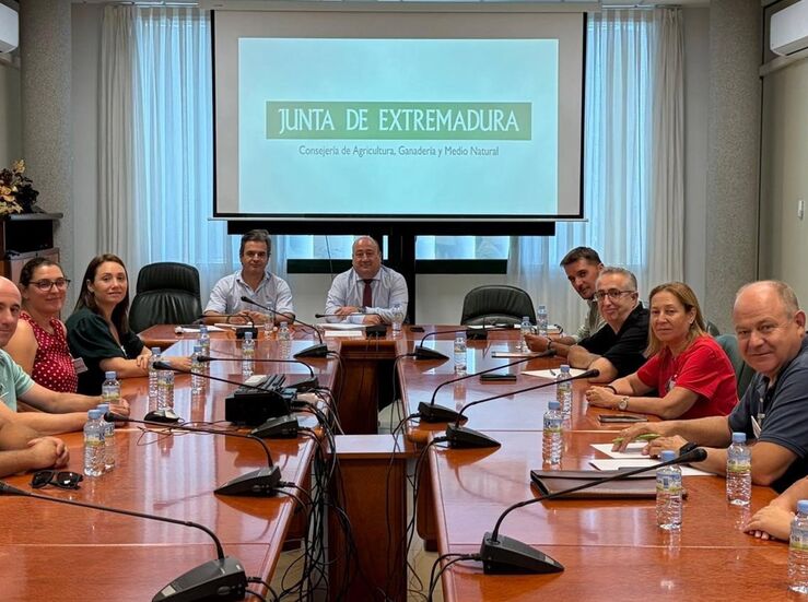 UPAUCE presenta al consejero de Agricultura su plan trabajo en defensa del sector agrario