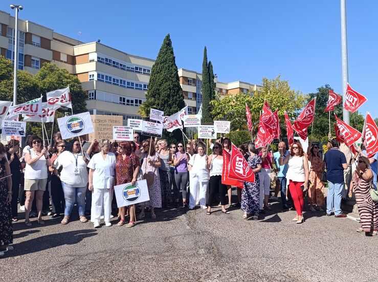 Trabajadores de la Residencia El Cuartillo de Cceres denuncian de nuevo falta de personal
