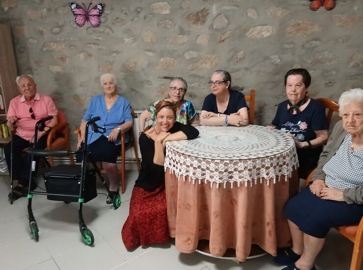 Maltravieso Teatro lleva encuentros narrativos y msica en directo a centros de mayores 