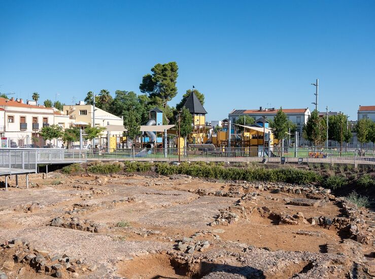 Pasarela accesible para visita restos arqueolgicos de la Ciudad de la Infancia 