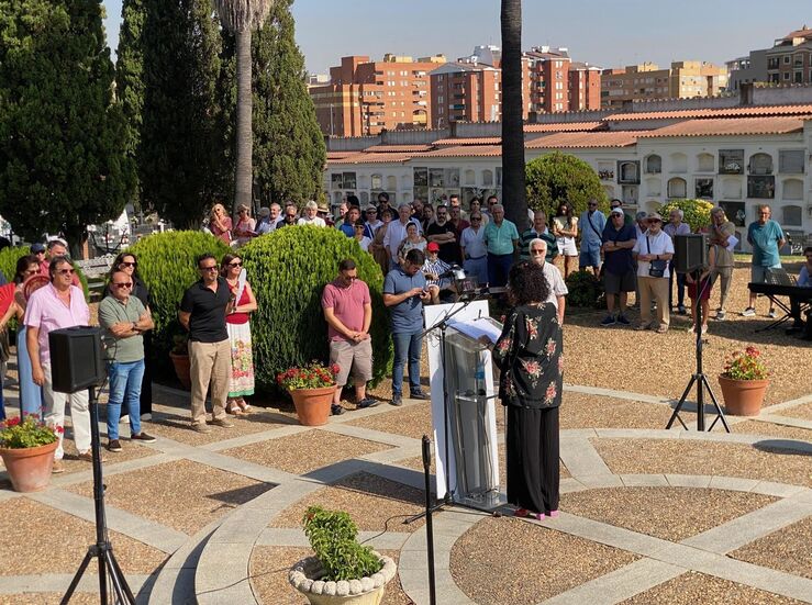 PSOE conmemora el 90 aniversario de la Toma de Badajoz con dos homenajes a las vctimas