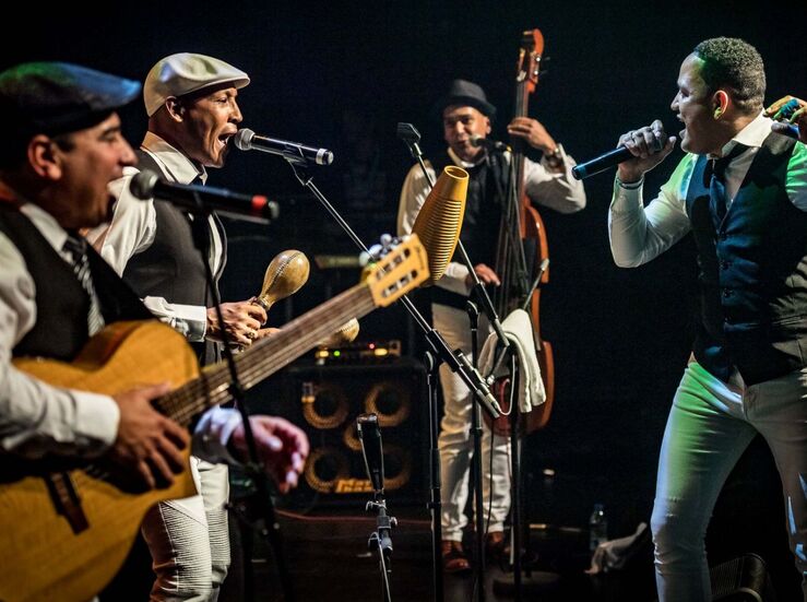 Los Conciertos de Pedrilla en Cceres se despiden con el son cubano del Septeto Nabor