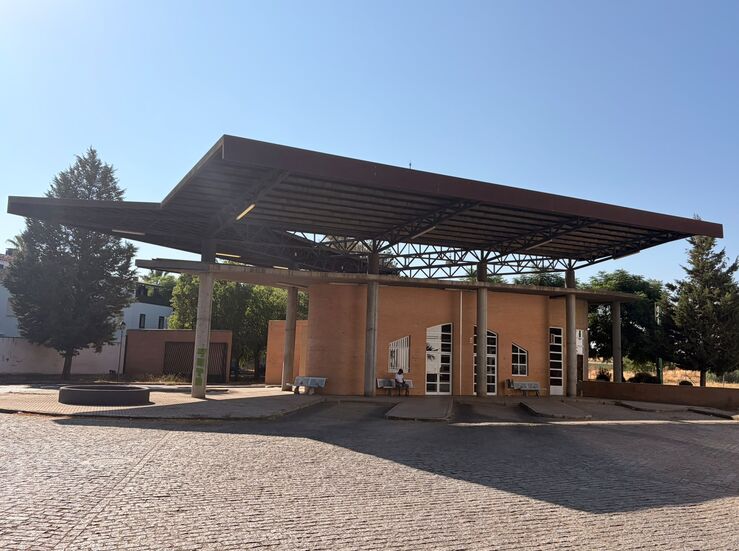 La Junta culmina la modernizacin de la estacin de autobuses de Villafranca de los Barros