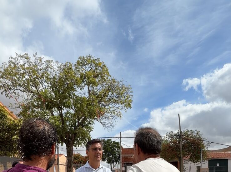 Ayuntamiento Cceres intensifica los trabajos de desbroce y mantenimiento en Aldea Moret