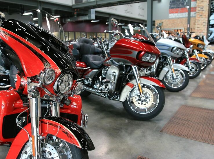 Venta de motos de carretera 3 tendencias tras el alza del 30 por ciento