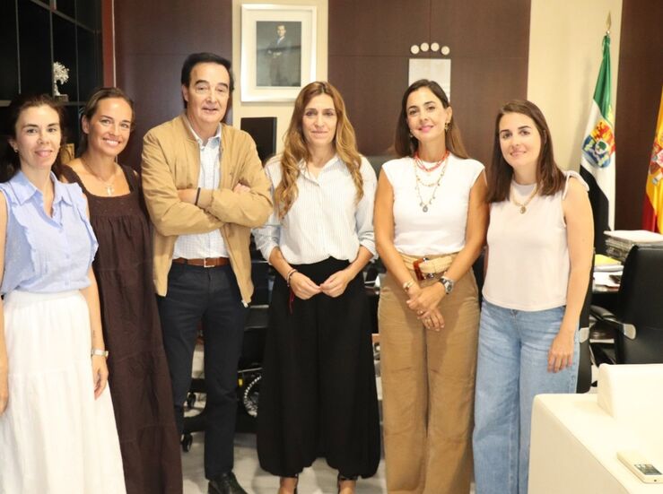 Apamex y el Ayuntamiento de Villanueva de la Serena potenciarn su colaboracin 
