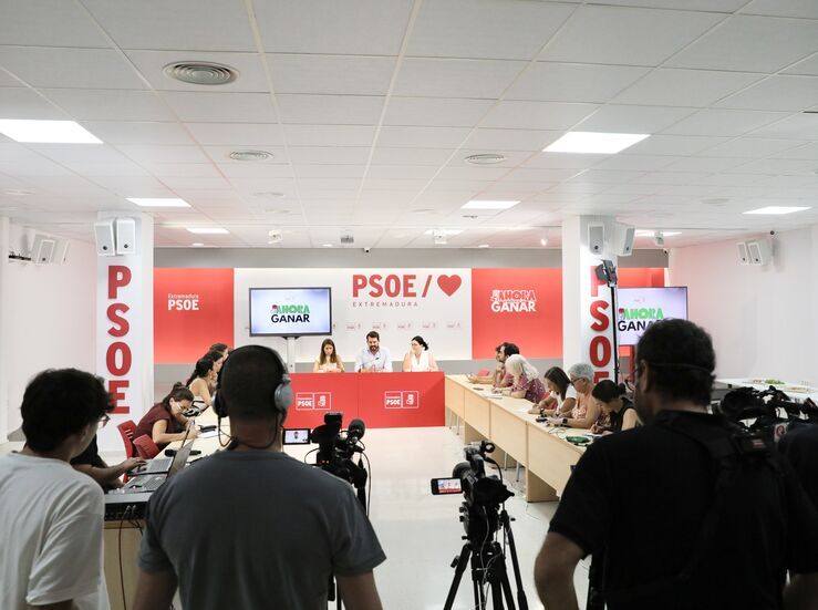 Cotrina reafirma su empata con el pueblo de Ceuta pero rechaza consignas partidistas