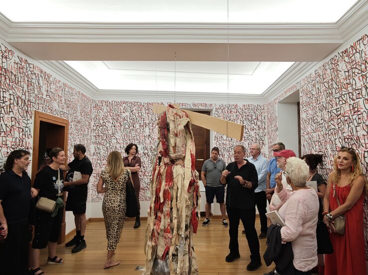 Directores bienales de arte contemporneo de Europa y Amrica visitan Museo Casa Pedrilla