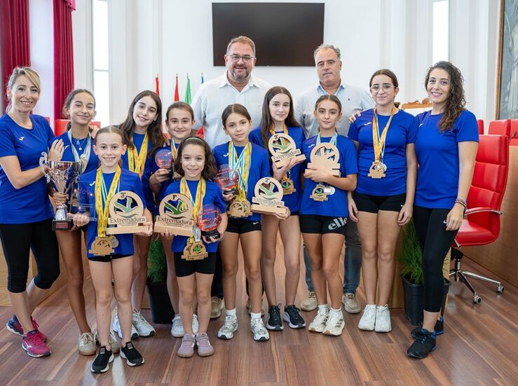 Rodrguez Osuna recibe a deportistas y entrenadoras del Club Gimnasia Artstica Mrida
