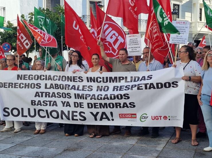 UGT CCOO y CSIF piden al Ayuntamiento Zafra soluciones a las peticiones de su plantilla