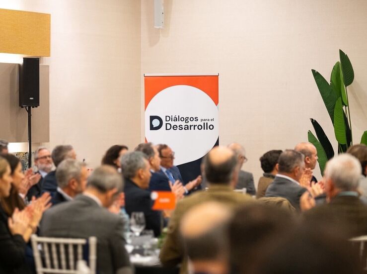 Albert Rivera y Miguel Sebastin analizan en Mrida los cambios econmicos internacionales