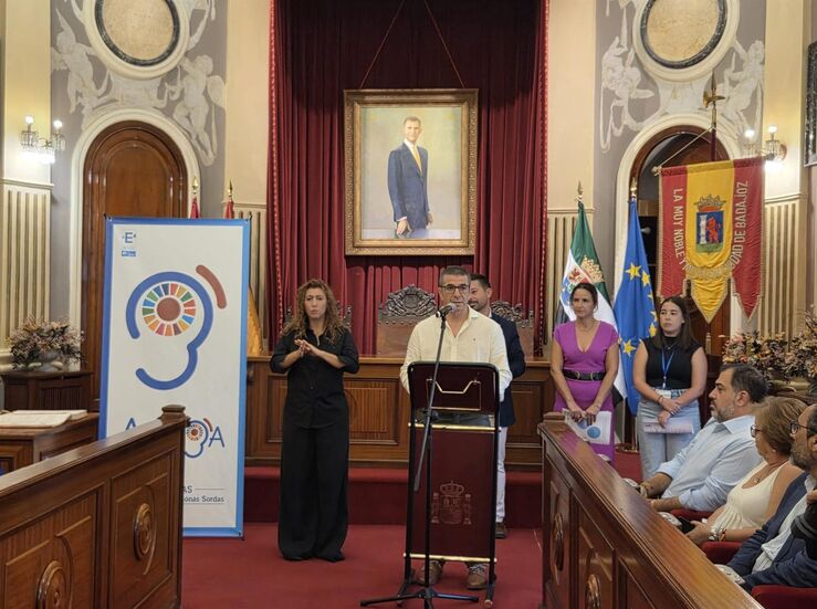 Adaba reivindica en Badajoz el acceso a la prestacin universal de las prtesis auditivas 