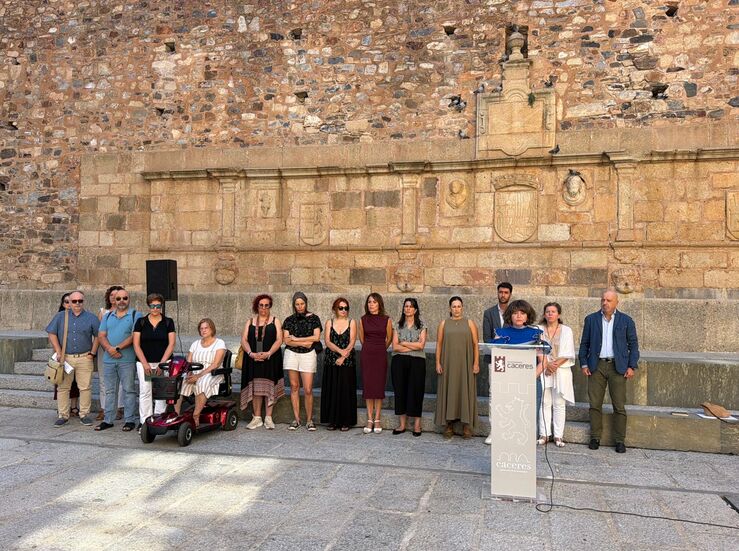 Cceres muestra su repulsa por los asesinatos de mujeres vctimas de la violencia machista