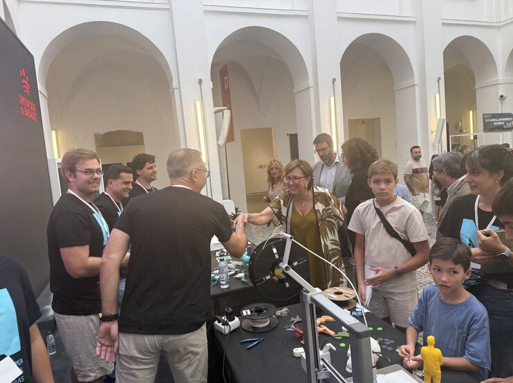 Morn valora acercamiento de la ciencia a sociedad en Noche Europea de los Investigadores