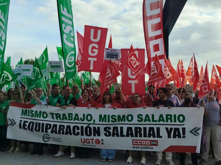 CSIF UGT y CCOO paralizan las movilizaciones tras convocarse las Mesas Sectoriales 
