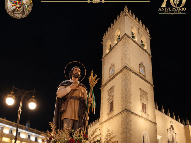 San Isidro procesionar por el Casco Antiguo de Badajoz por 70 aniversario de su cofrada