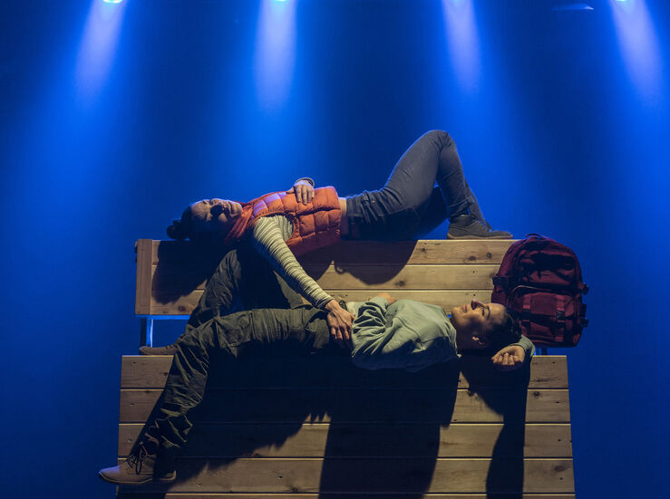 La comedia multidisciplinar Caos recala este domingo en el Festival de Teatro de Badajoz