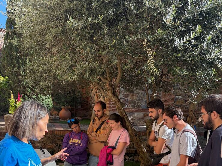 Los ms peques aprenden a reciclar residuos en jornada puertas abiertas Diputacin Cceres