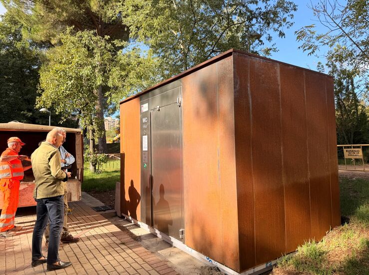 Nuevos aseos pblicos autolimpiables en los Parques del Rodeo y del Prncipe de Cceres