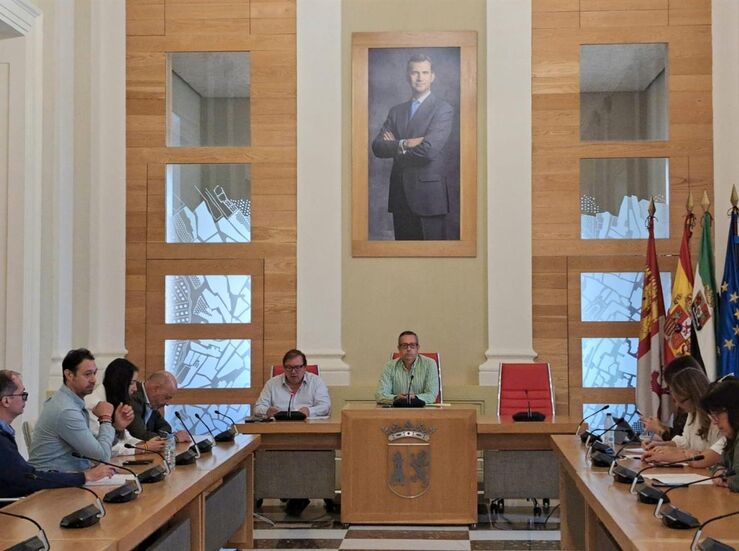 Ayuntamiento Cceres adapta la RPT de estructura municipal a necesidades servicios