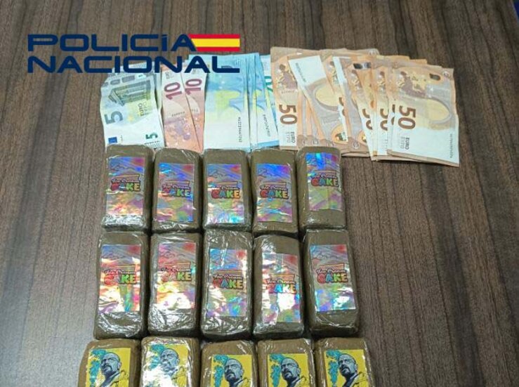 Detenido un joven de 24 aos en Badajoz con 15 kilos de hachs en su vehculo