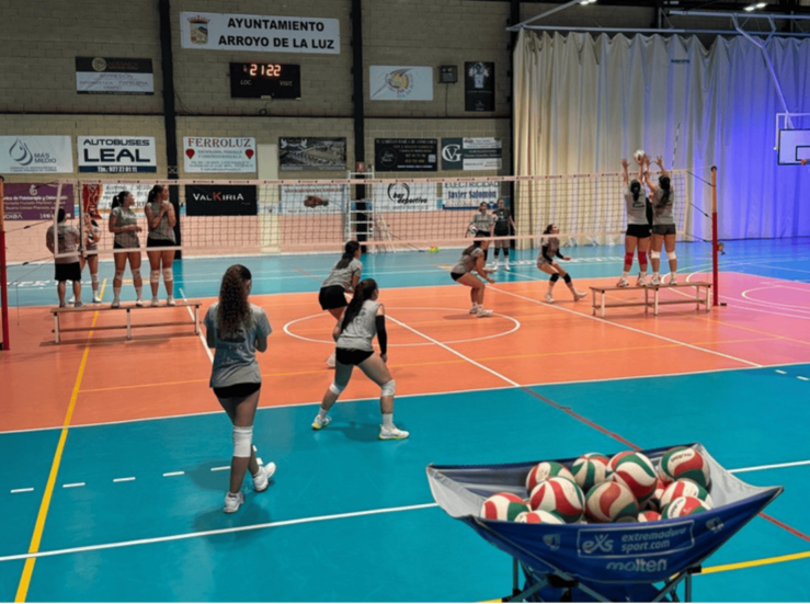 El Voleibol Arroyo inicia la temporada este domingo en casa frente al CV Sanse