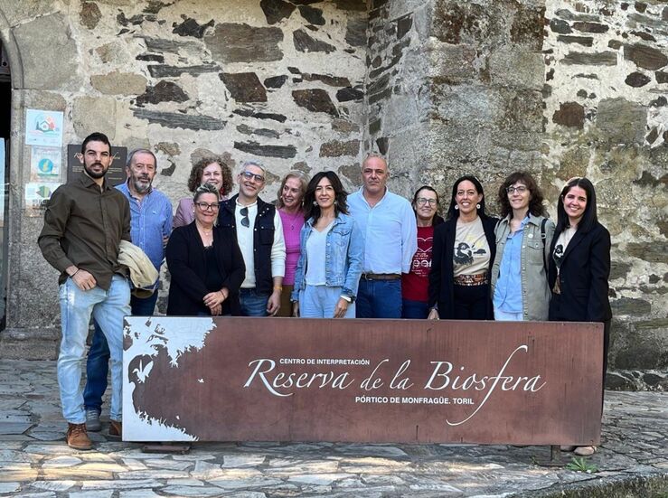 Campaa de fomento de la lectura Tesoros de papel recorre la comarca de Campo Arauelo
