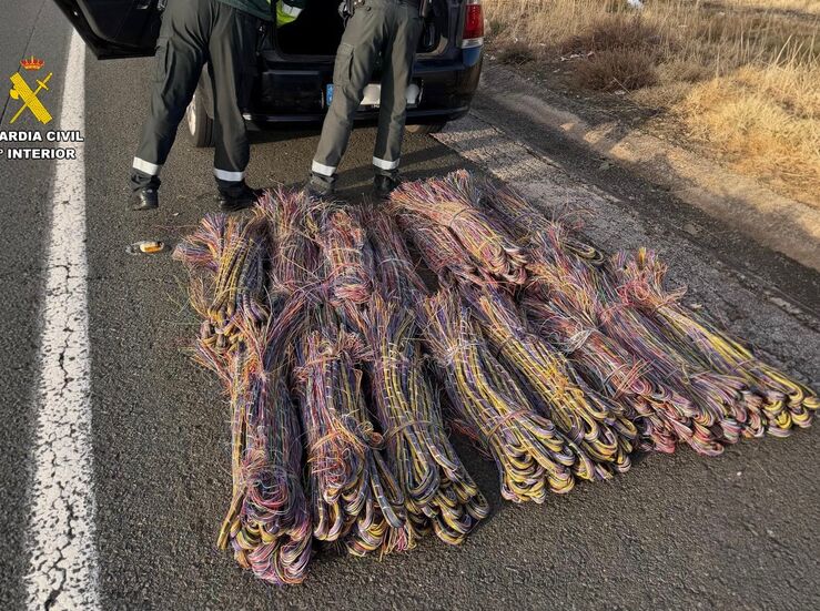 Dos detenidos cuando circulaban con 600 kilos de cobre robado en Hinojal
