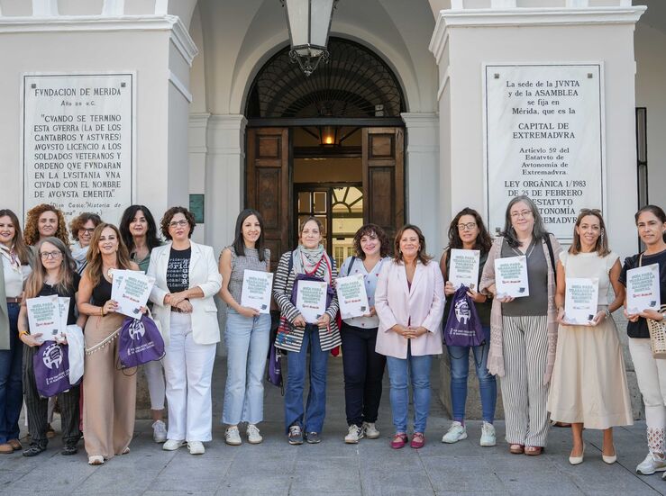 Presentadas dos guas para prevenir y detectar violencia machista digital en las aulas