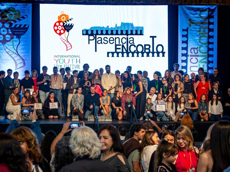 In memoriam de Teresa Belln y Csar F Calvillo 1er premio XIV Plasencia Encorto