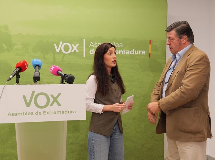 Vox PGEx llevan su firma en la bajada impuestos las ayudas a la natalidad y el campo