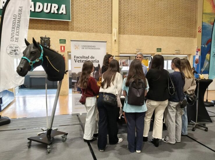 Los futuros estudiantes universitarios conocen la oferta formativa de la UEx en Cceres