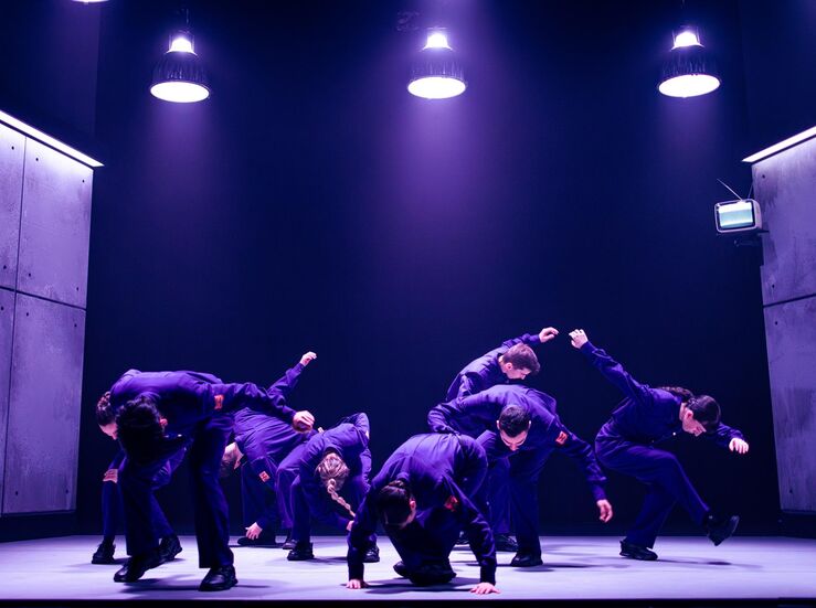 El espectculo de danza Halley reflexiona en Badajoz sobre los ciclos de la historia