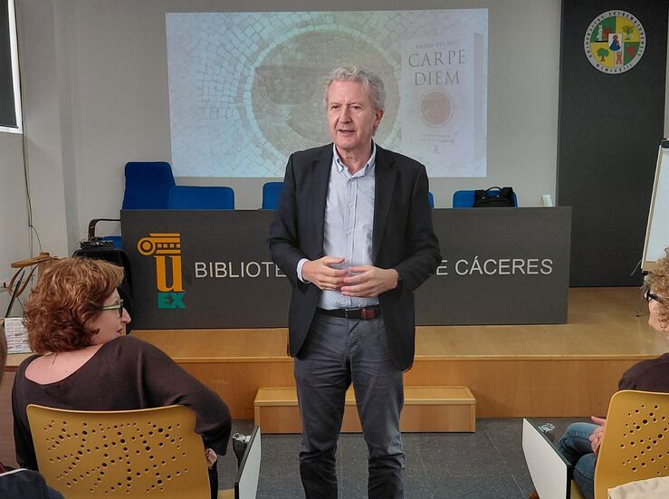 Emilio del Ro ofrece conferencias en Cceres y Badajoz por el Da de las Bibliotecas