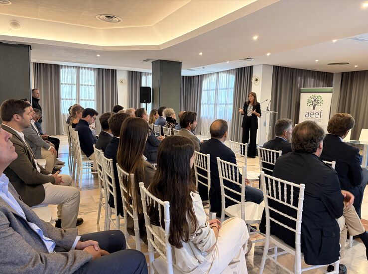 AEEF estrena ADN Empresa Familiar para compartir experiencias de familias empresarias