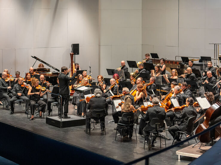 La OEX dirigida por Roberto Fors interpretar a Benet Casablancas Casella y Brahms