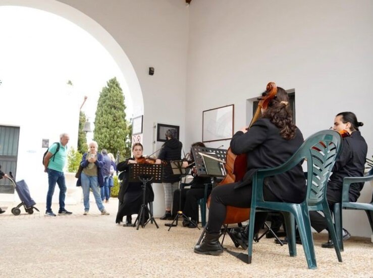 Pases musicales de Quintetos para la Eternidad en Cementerios municipales de Badajoz