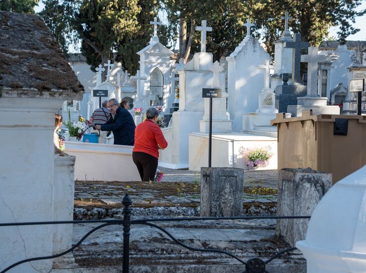El Cementerio de Mrida ultima sus preparativos para el Da de Todos los Santos 