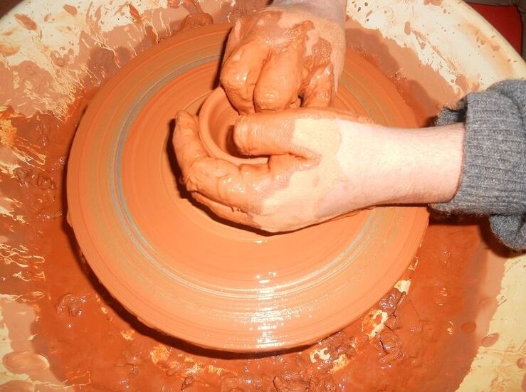Junta otorga 180000 euros para fomentar la formacin de aprendices en talleres artesanos