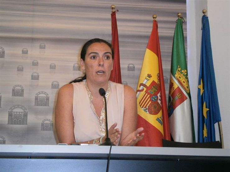 Raquel Bravo renuncia a acta de edil en Ayuntamiento Mrida