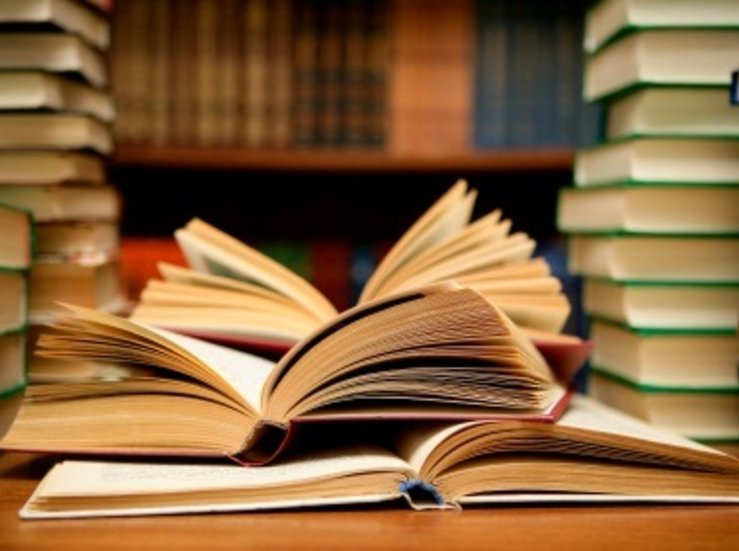 Seis colegios de Badajoz disputan esta semana el concurso Est en los libros 