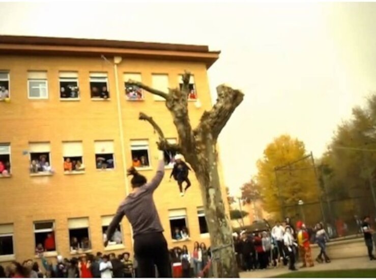 IES AlQzeres celebra ltima edicin teatro interactivo con Alquimia y el vaco elemental